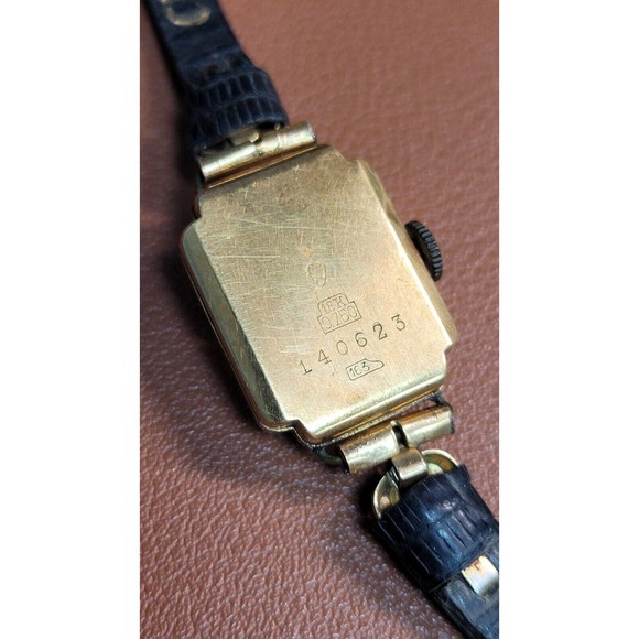 Rare Vintage Titus 18k Gold And Original Lizard Leather Band Watch - Picture 2 of 8